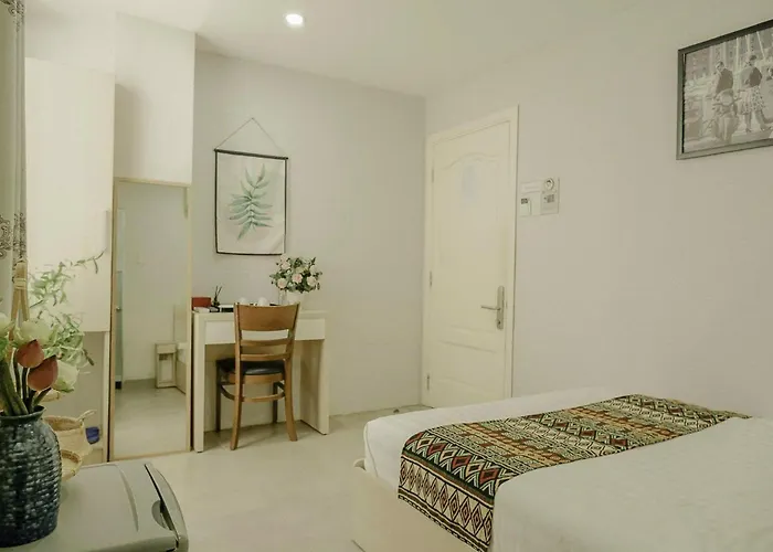 Galaxy Boutique Sai Gon Central Hotel TP. Hồ Chí Minh
